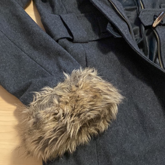 Anthro jacket fur trim toggle close - Picture 7 of 9